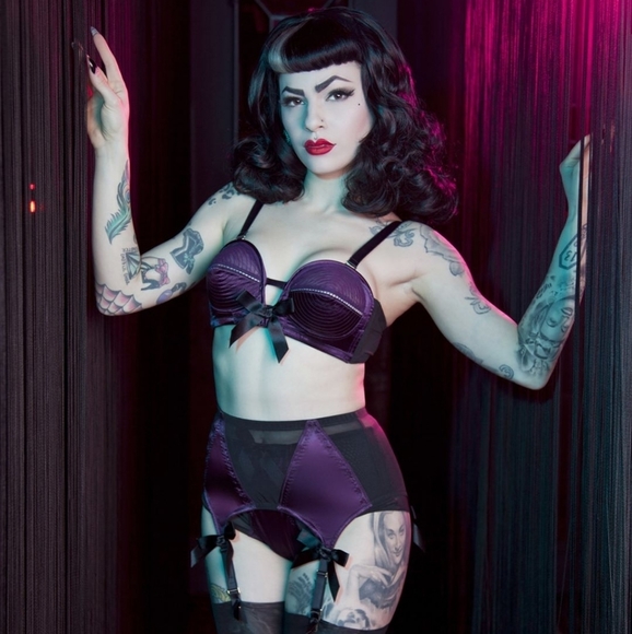 Bettie Page plum overwire bra - Picture 1 of 1